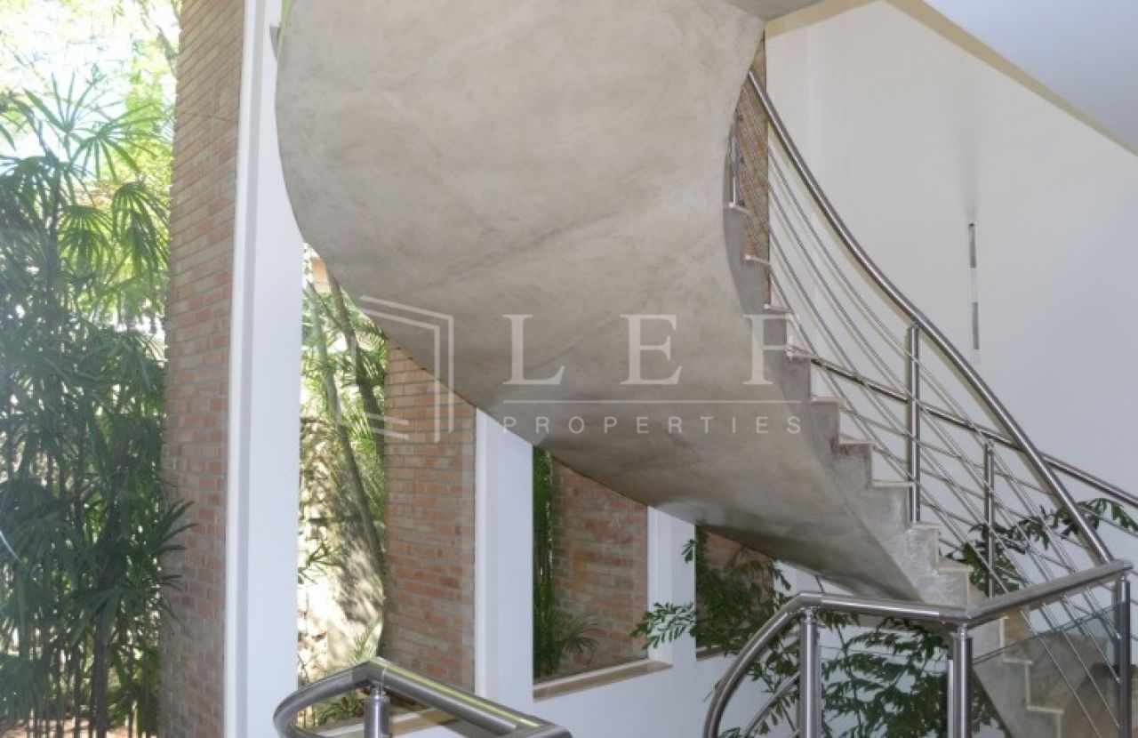 Lef Properties
