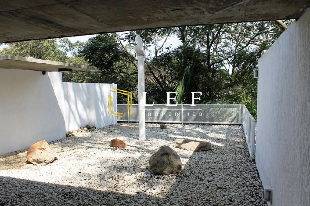 Lef Properties