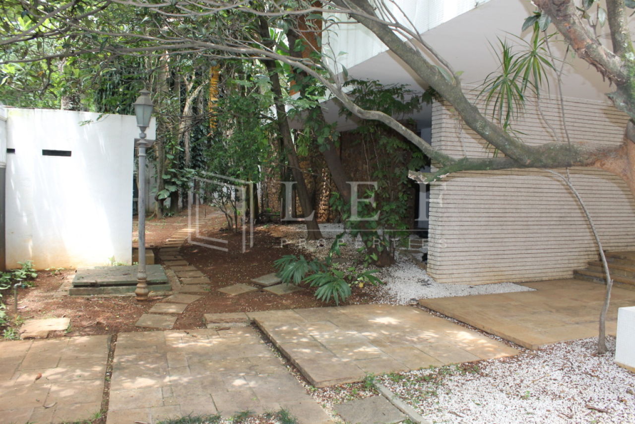 Lef Properties