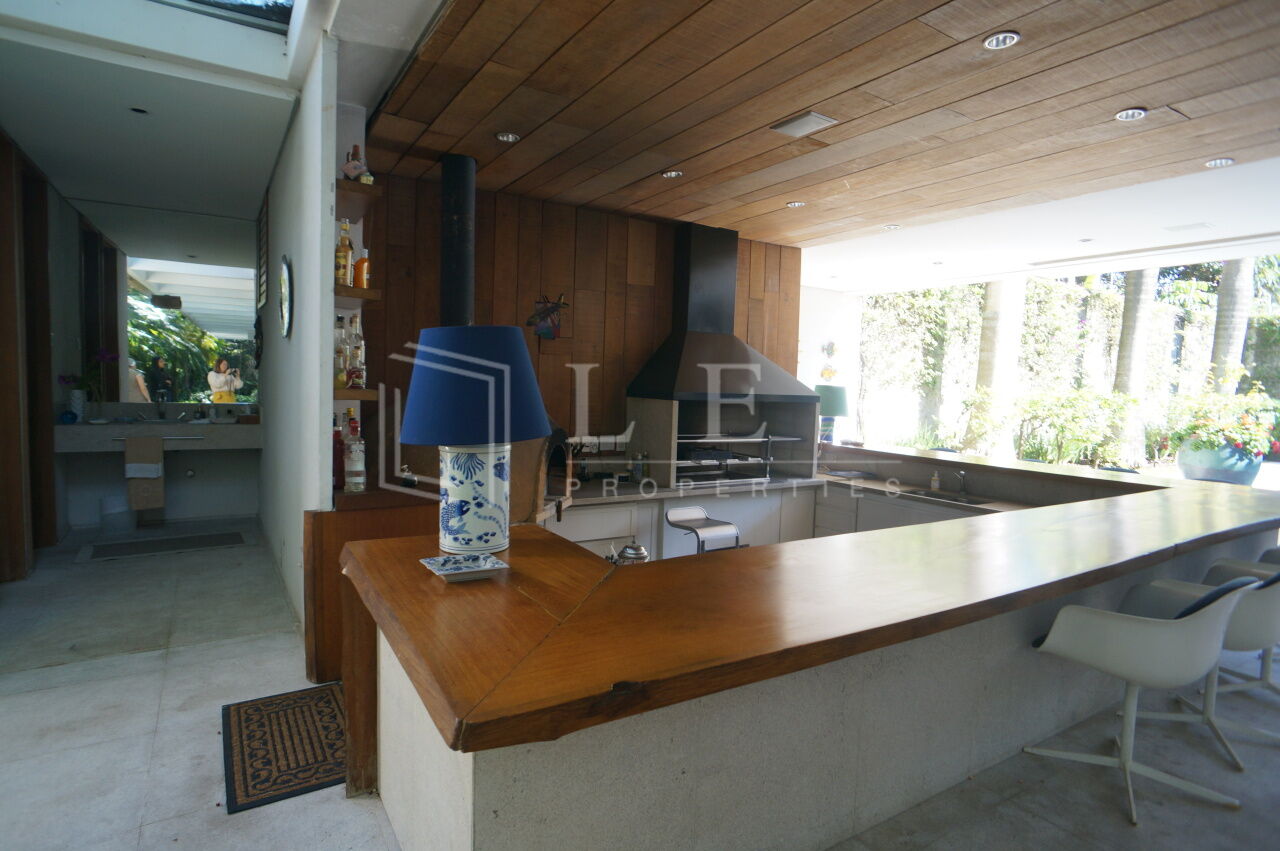 Lef Properties