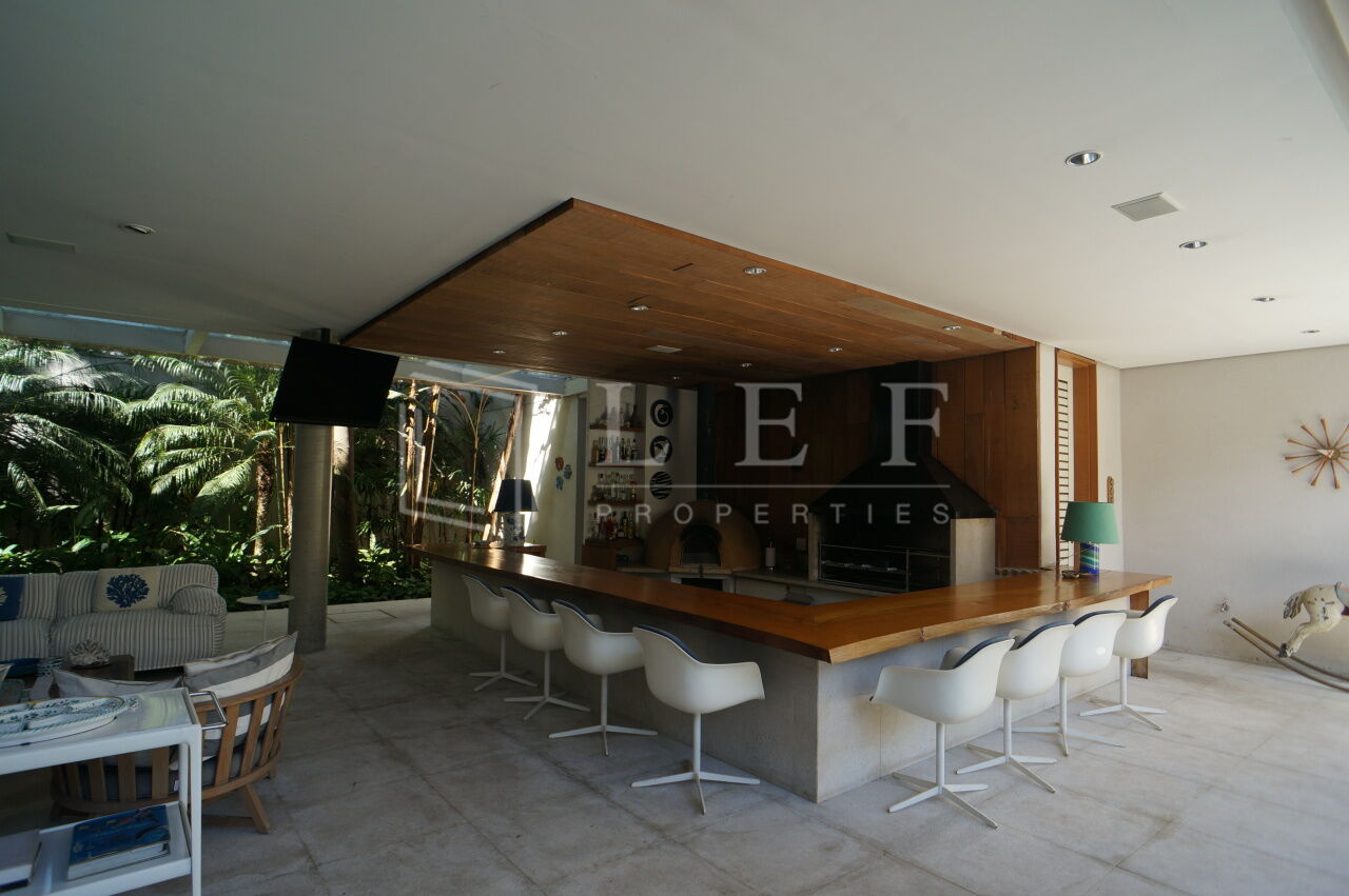 Lef Properties