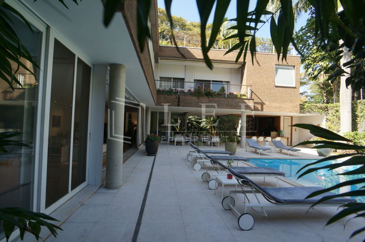 Lef Properties