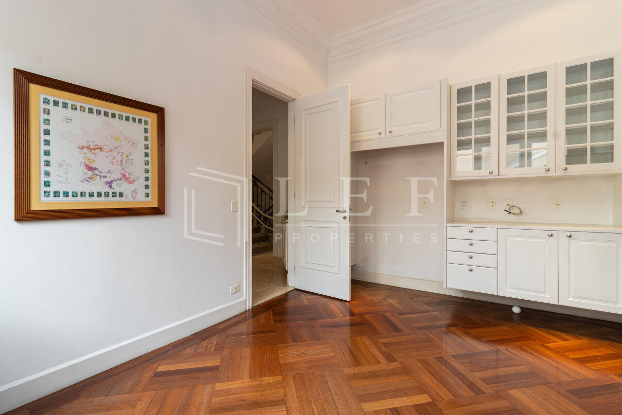 Lef Properties