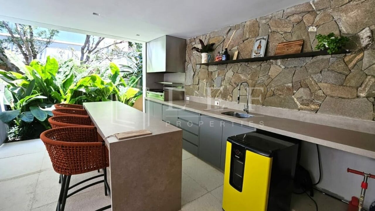 Lef Properties
