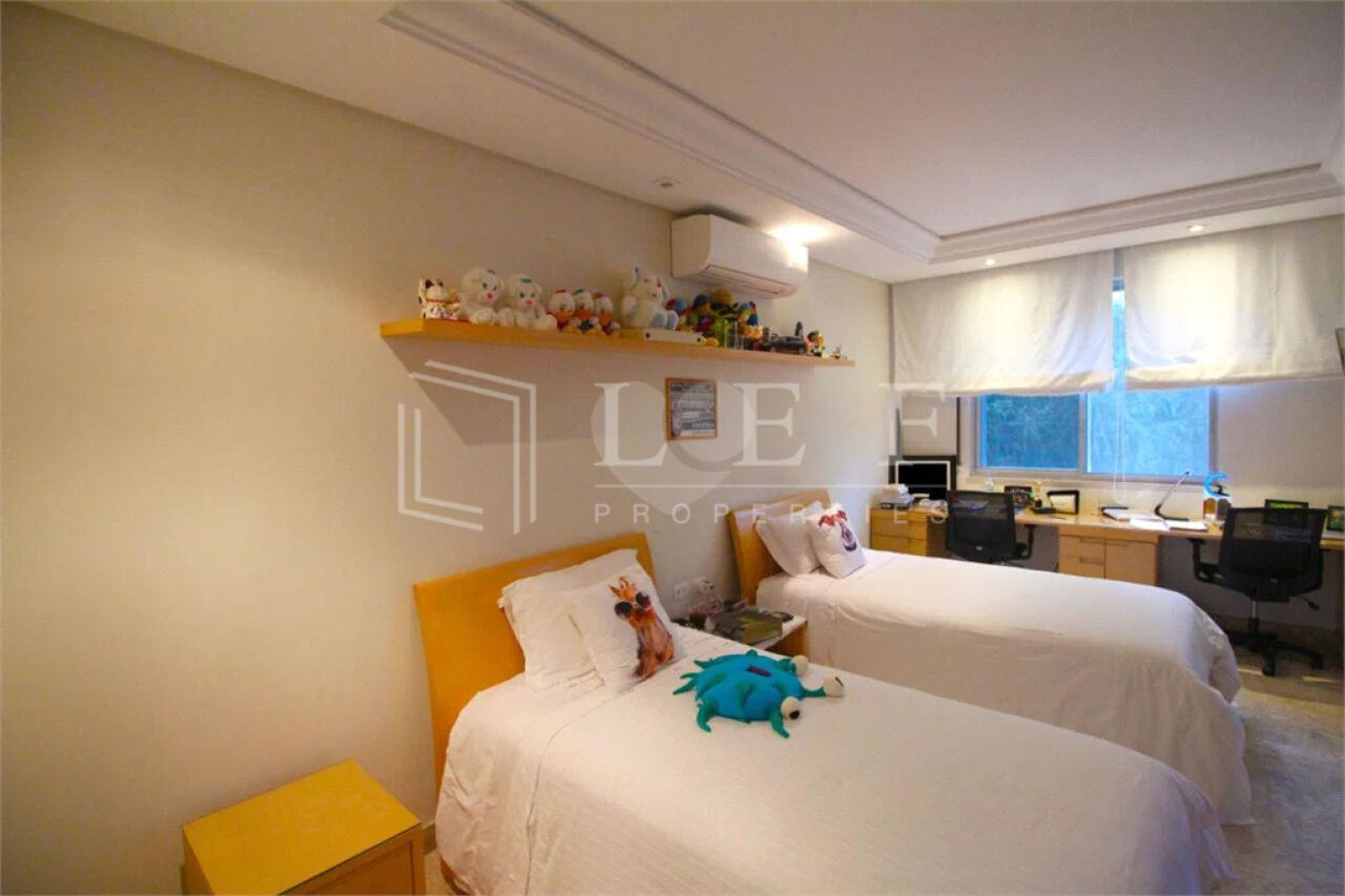 Lef Properties