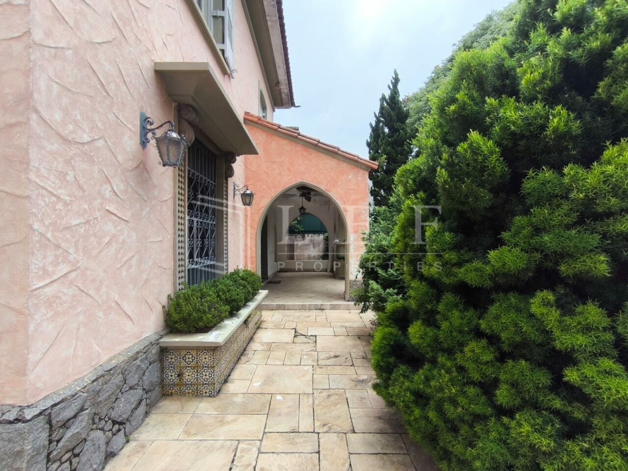 Lef Properties